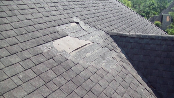 friendswood roof damages that require roof repairs