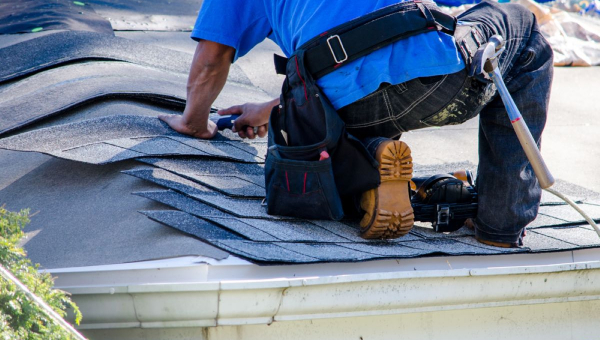 Houston roofer completing Pearland roof replacement