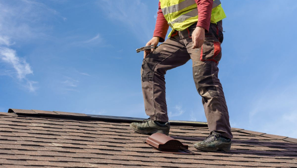 Houston roof expert conducting Friendswood roof inspection before winter arrives